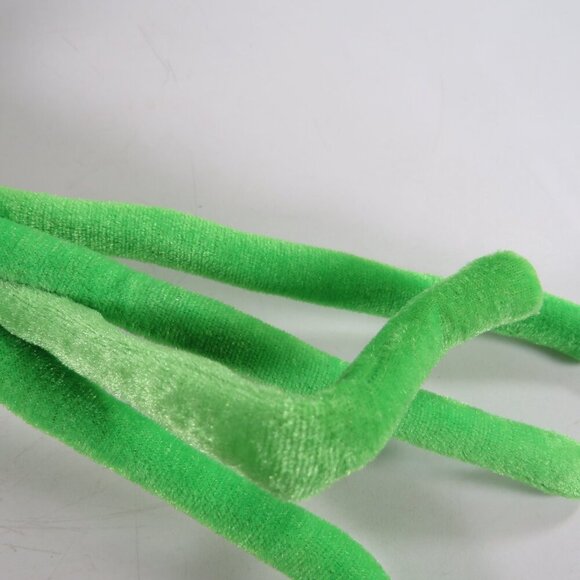 Plush (4) Fabric Pink Roses with strong bendable stems 20" long - Picture 5 of 7